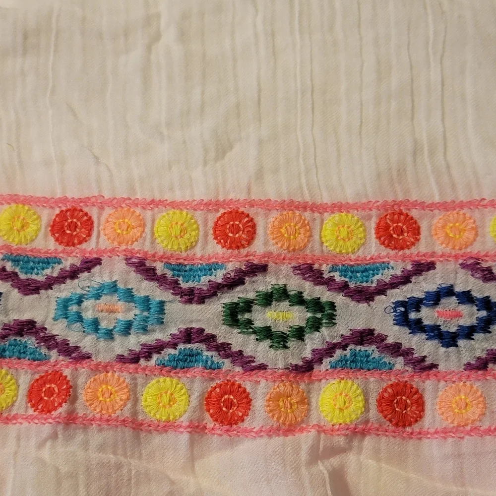 Embroidered Sarond Beach Wrap - Picture 6 of 6